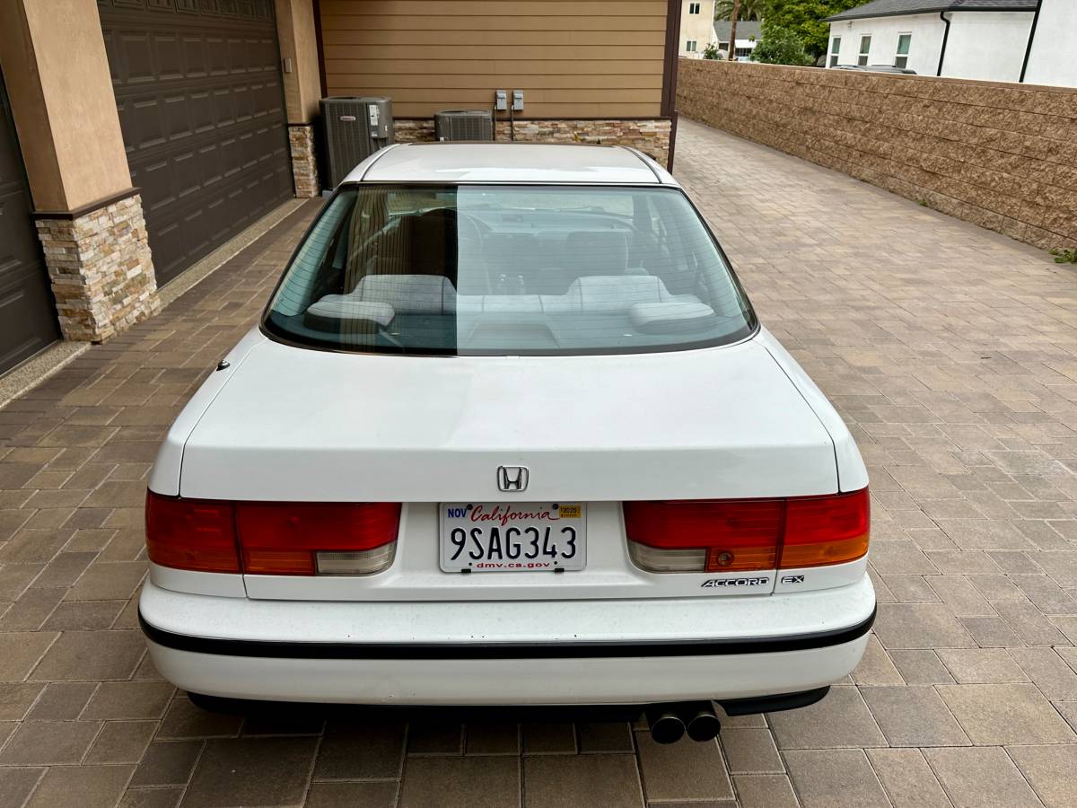 Honda-accord-1993-white-2