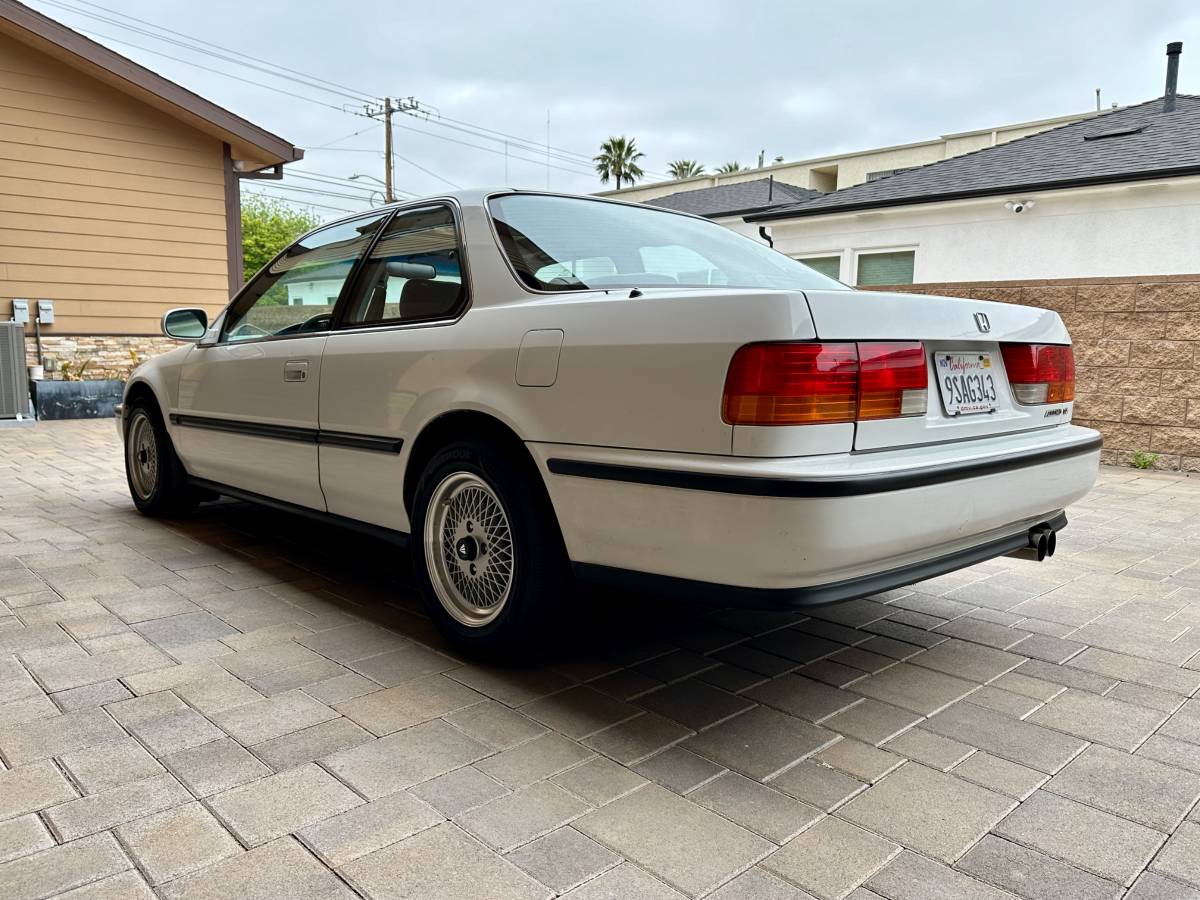 Honda-accord-1993-white-3