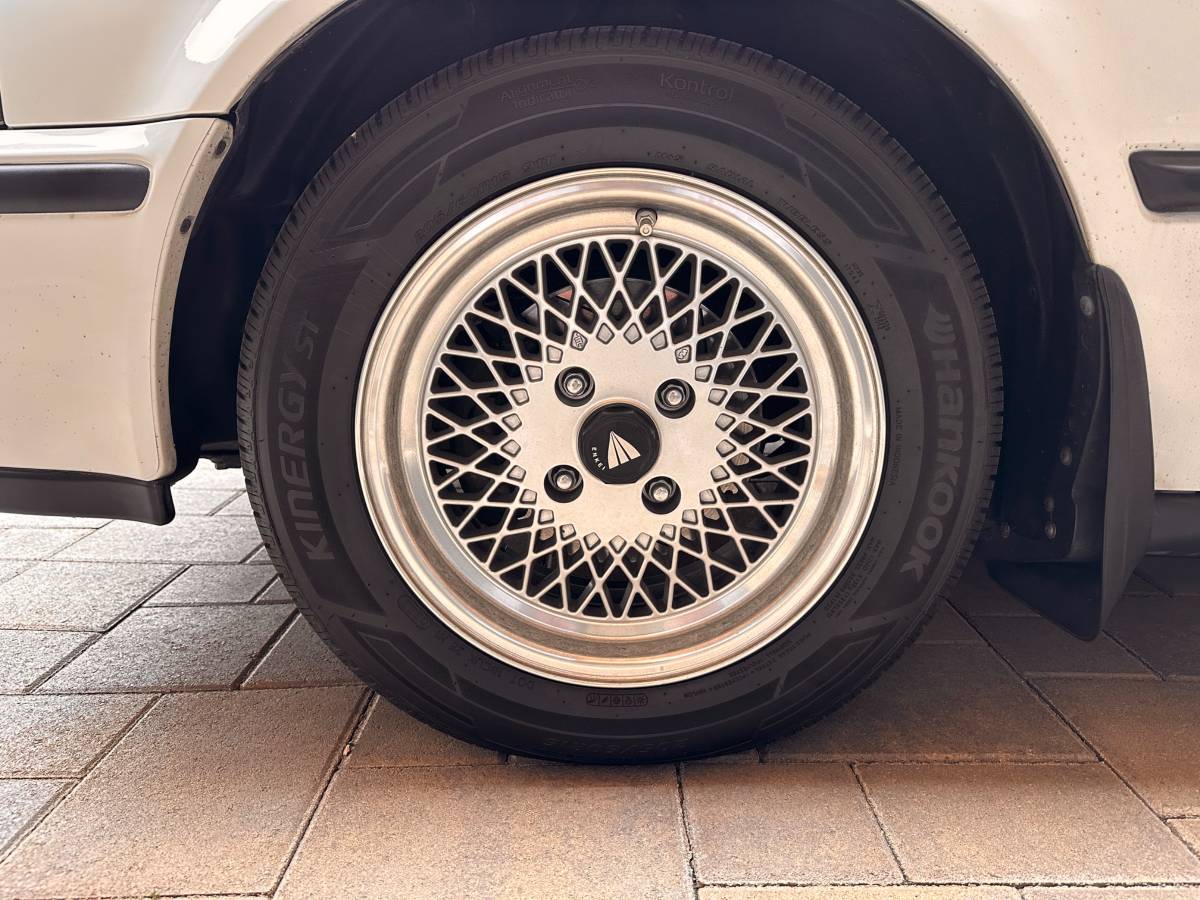 Honda-accord-1993-white-5