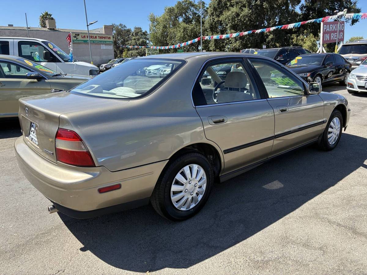 Honda-accord-1994-custom-1
