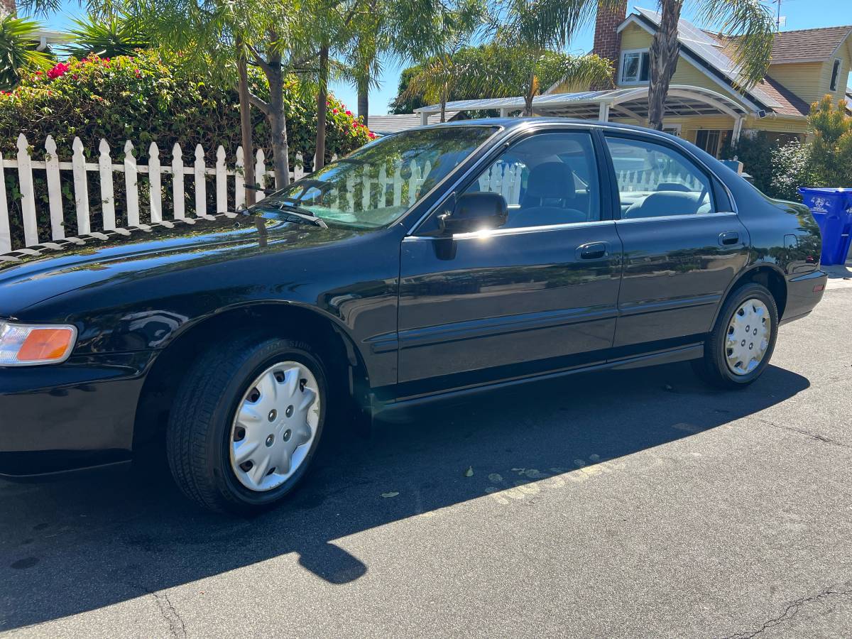 Honda-accord-1996-black-10