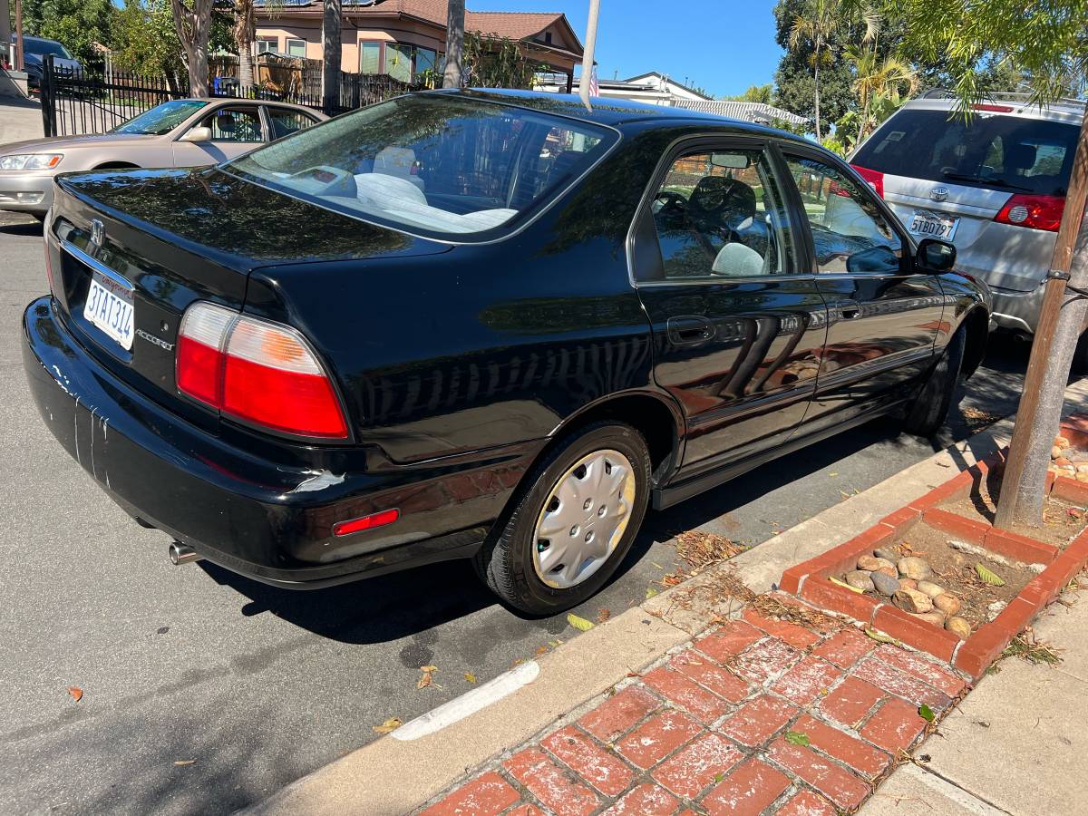 Honda-accord-1996-black-9