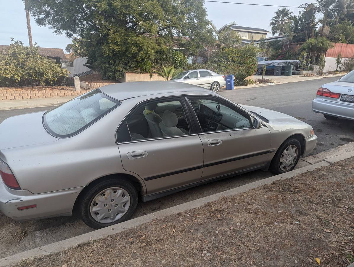 Honda-accord-1996-silver-2