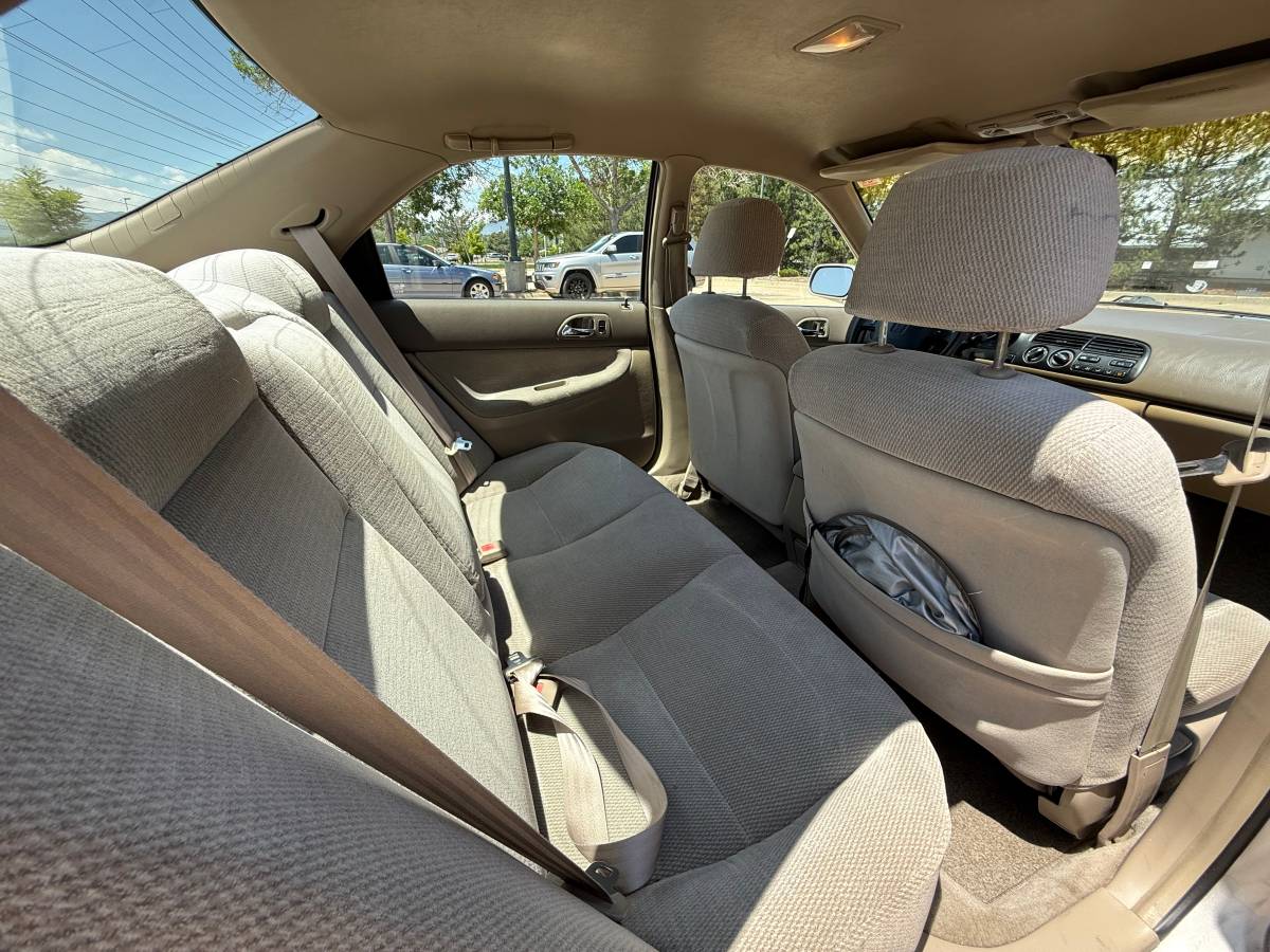 Honda-accord-1996-silver-4