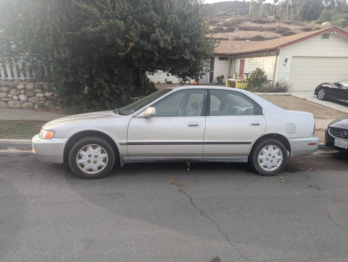 Honda-accord-1996-silver-7