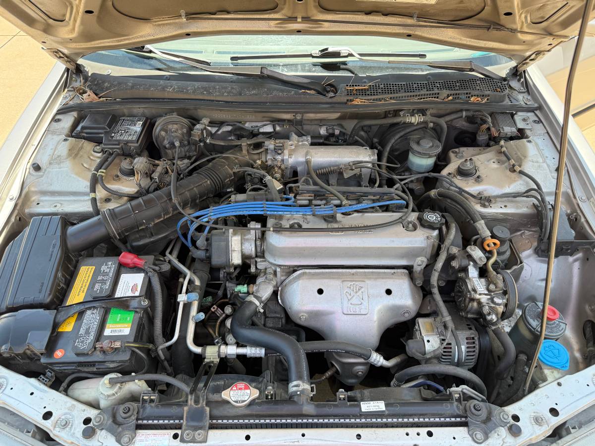 Honda-accord-1996-silver-9