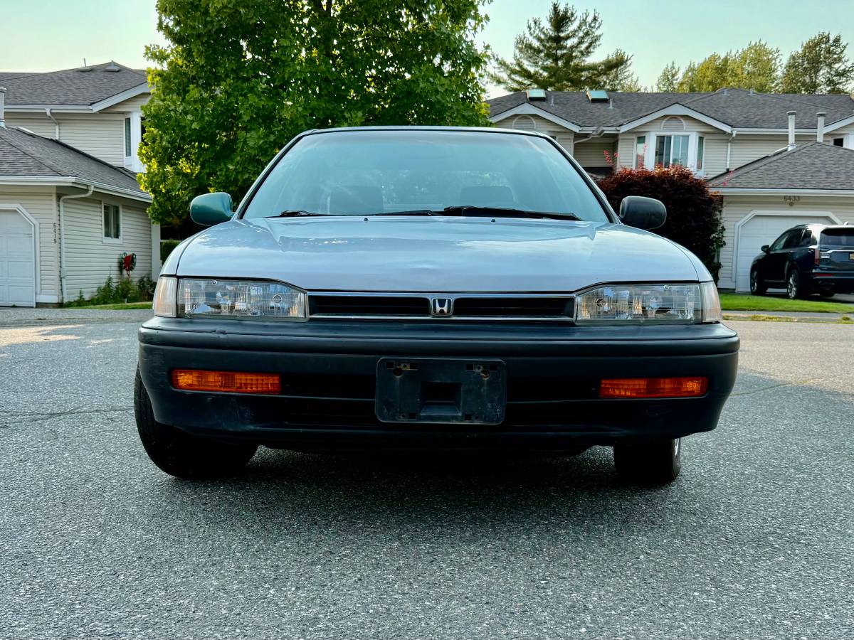 Honda-accord-4-door-sedan-1992-white-9