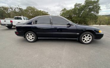 Honda-accord-lx-1996-black-1