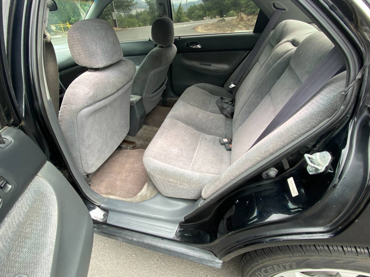Honda-accord-lx-1996-black-20