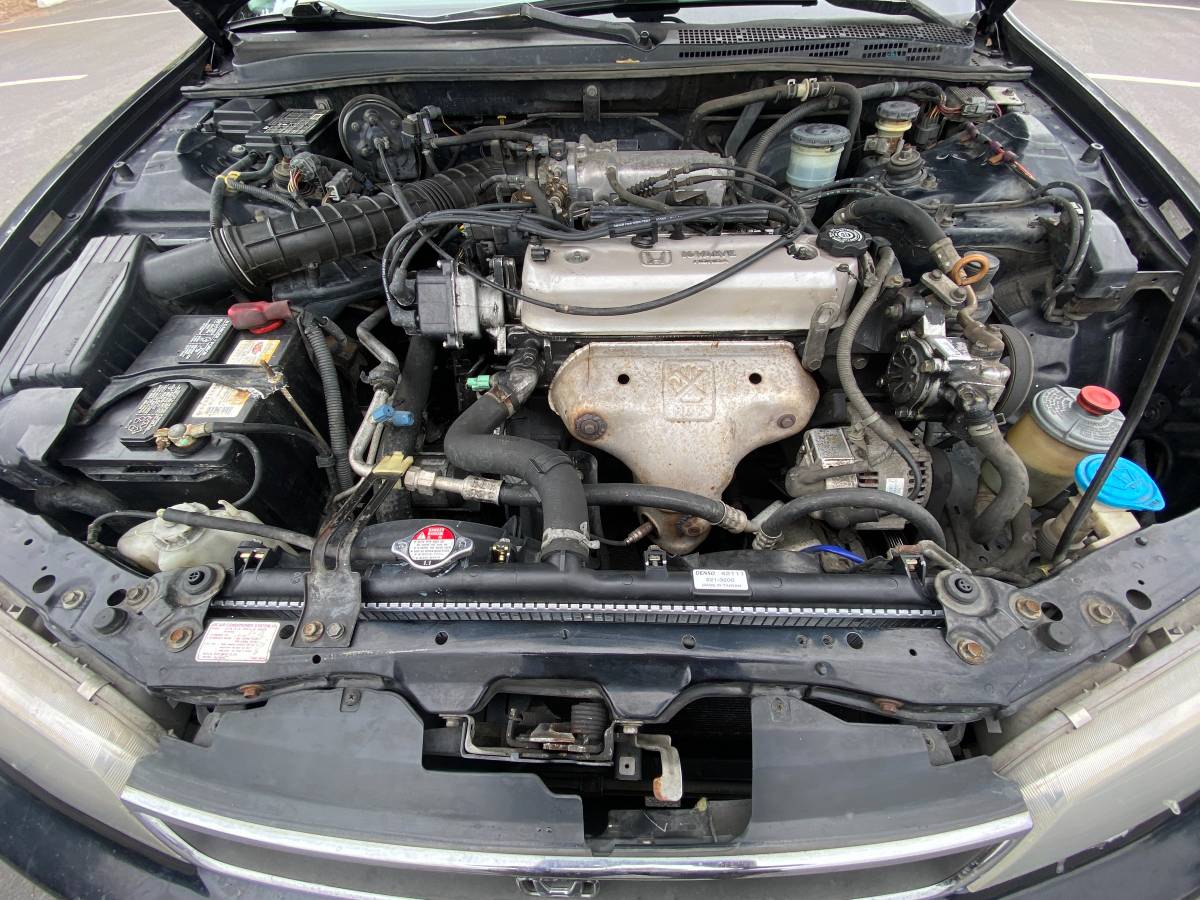Honda-accord-lx-1996-black-4