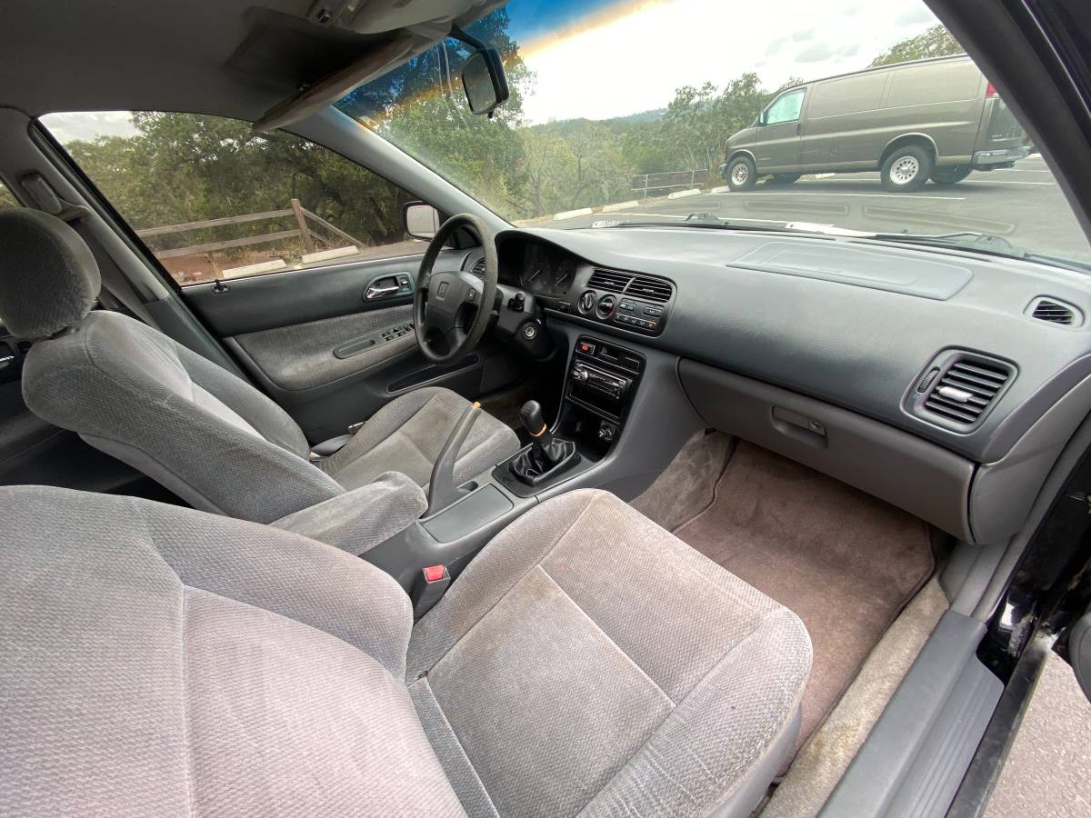 Honda-accord-lx-1996-black-5