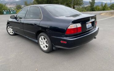 Honda-accord-lx-1996-black-9
