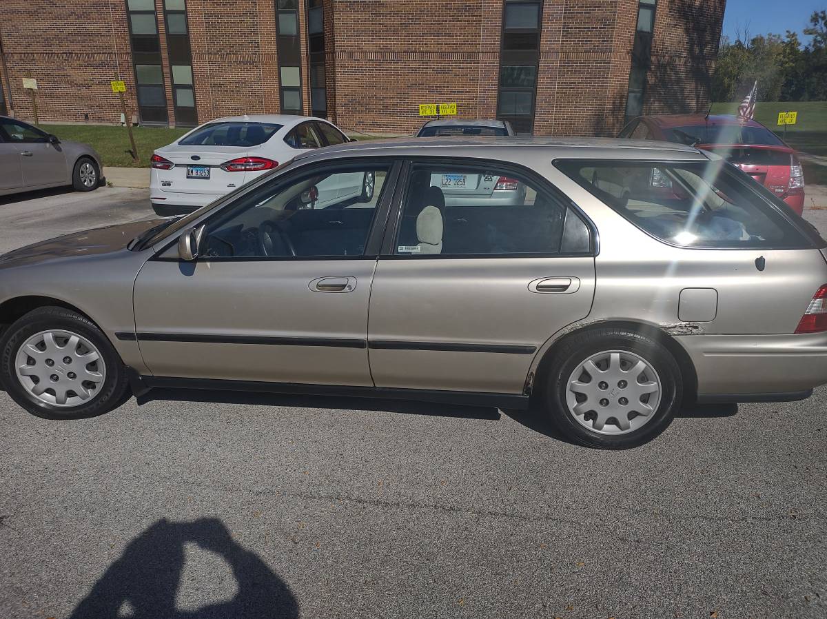 Honda-accord-lx-wagon-1994-brown-1