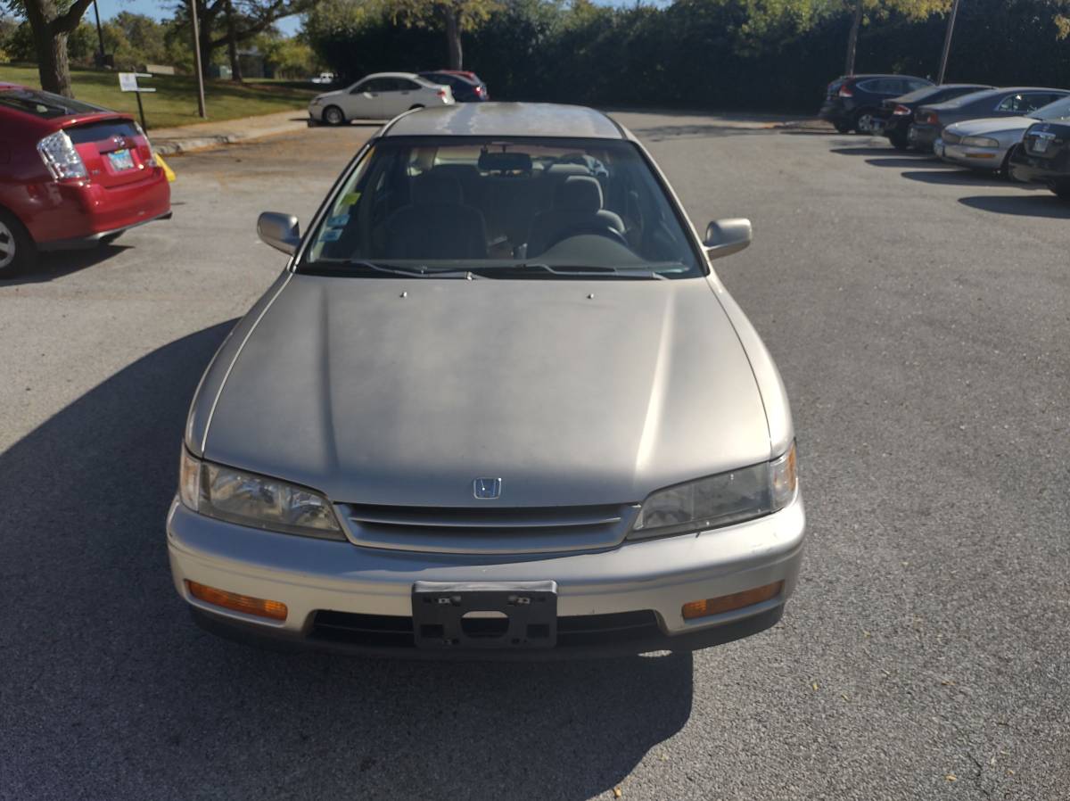 Honda-accord-lx-wagon-1994-brown-7