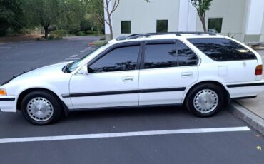 Honda-accord-wagon-1991-white