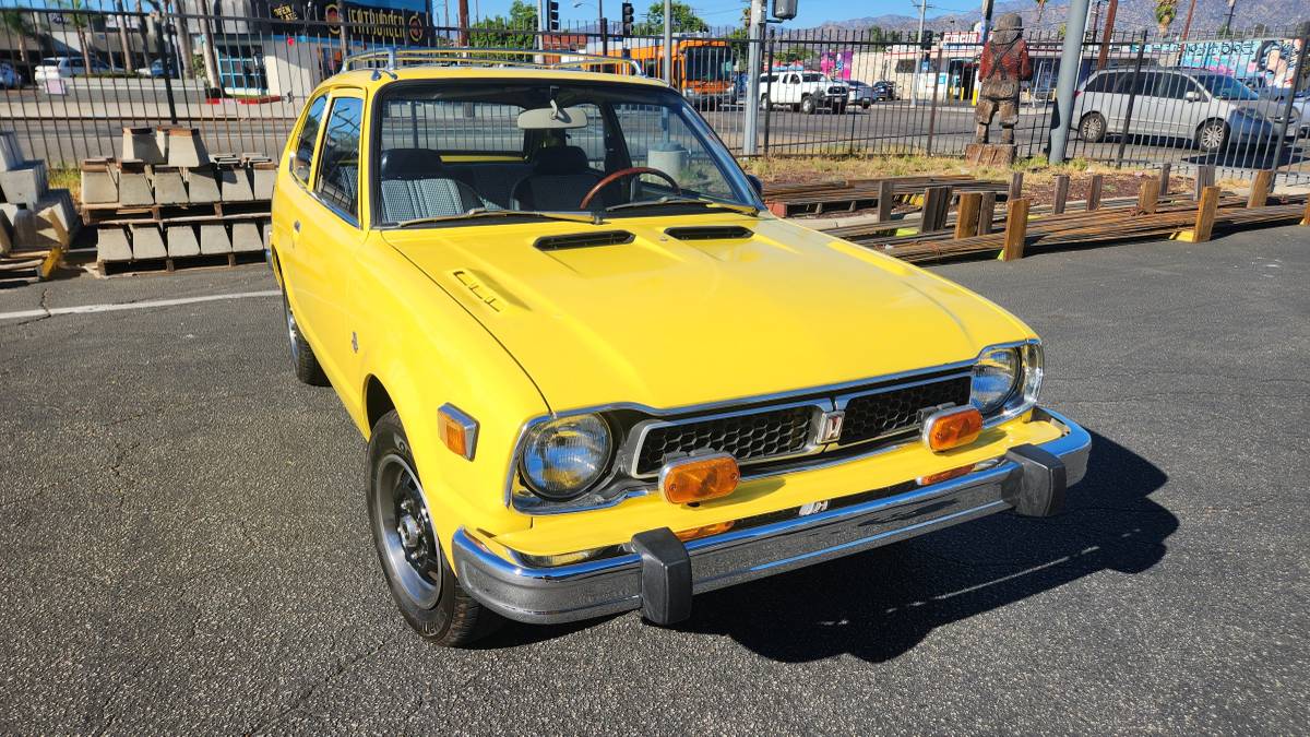 Honda-civic-cvcc-1975-yellow-10