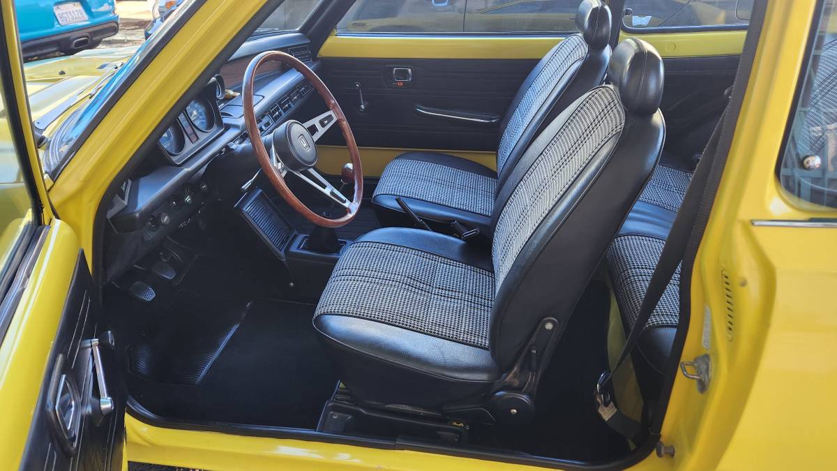 Honda-civic-cvcc-1975-yellow-13