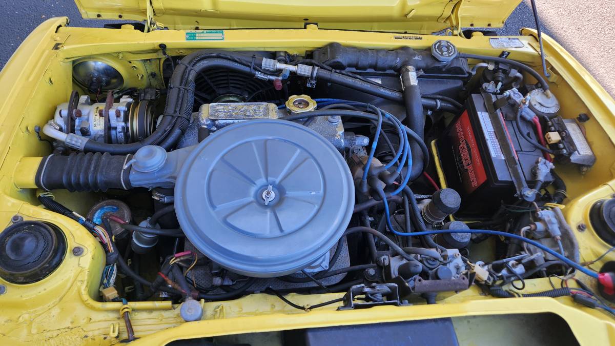Honda-civic-cvcc-1975-yellow-16