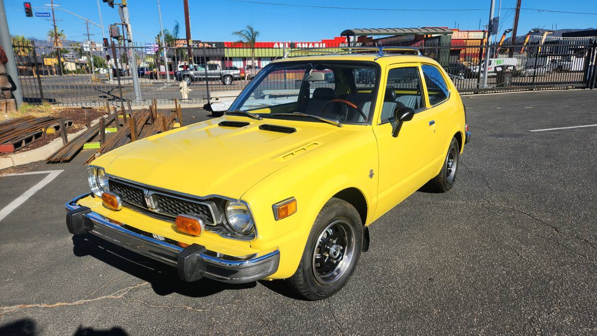 Honda-civic-cvcc-1975-yellow-22