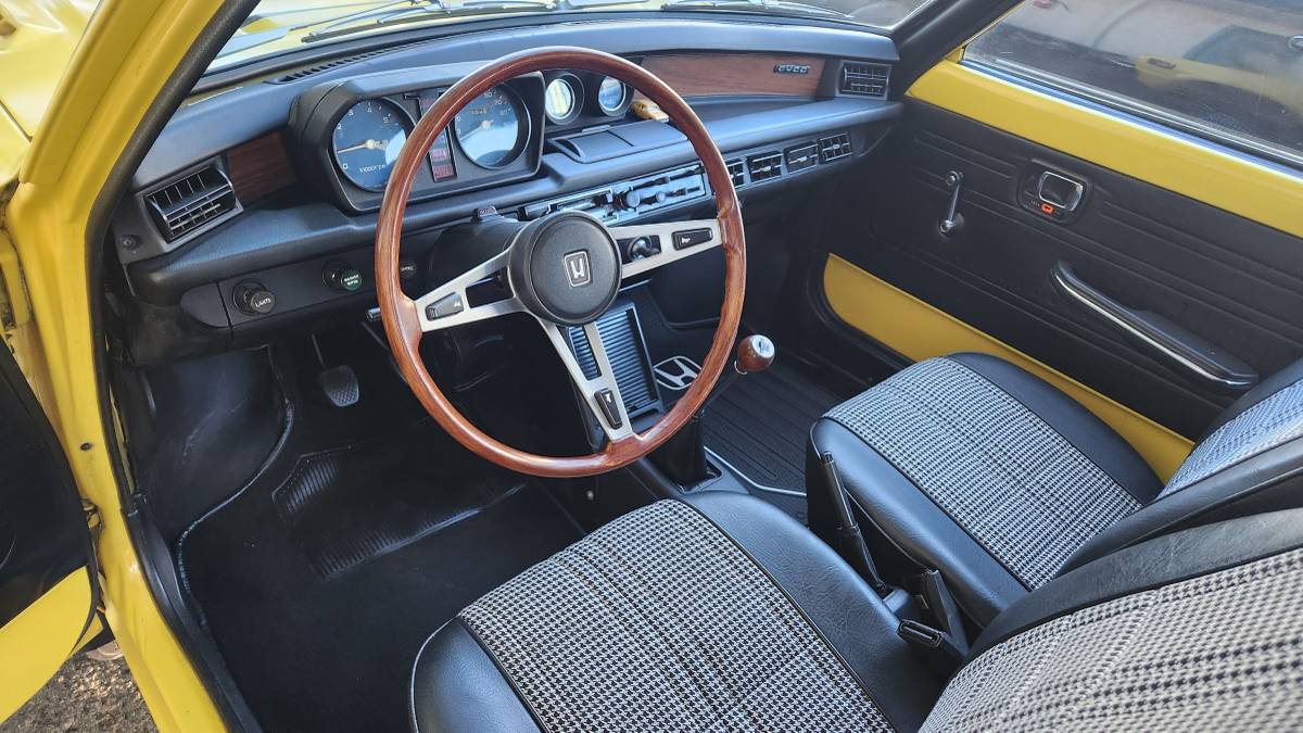 Honda-civic-cvcc-1975-yellow-3
