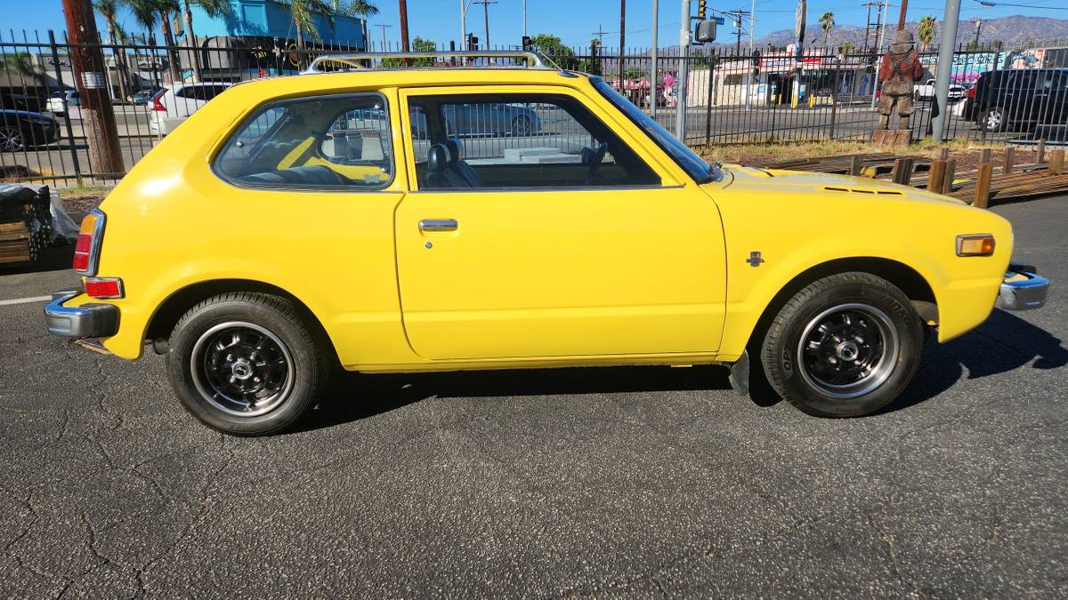 Honda-civic-cvcc-1975-yellow-6