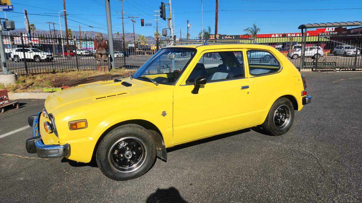 Honda-civic-cvcc-1975-yellow-7