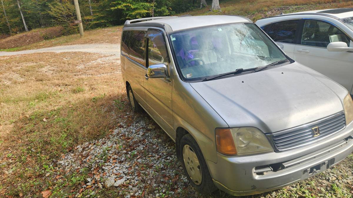 Honda-step-wagon-1996-grey-1