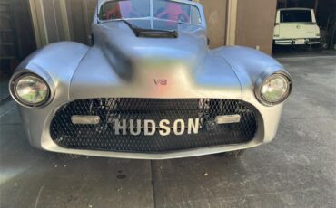 Hudson-Custom-1946-Silver-Red-1