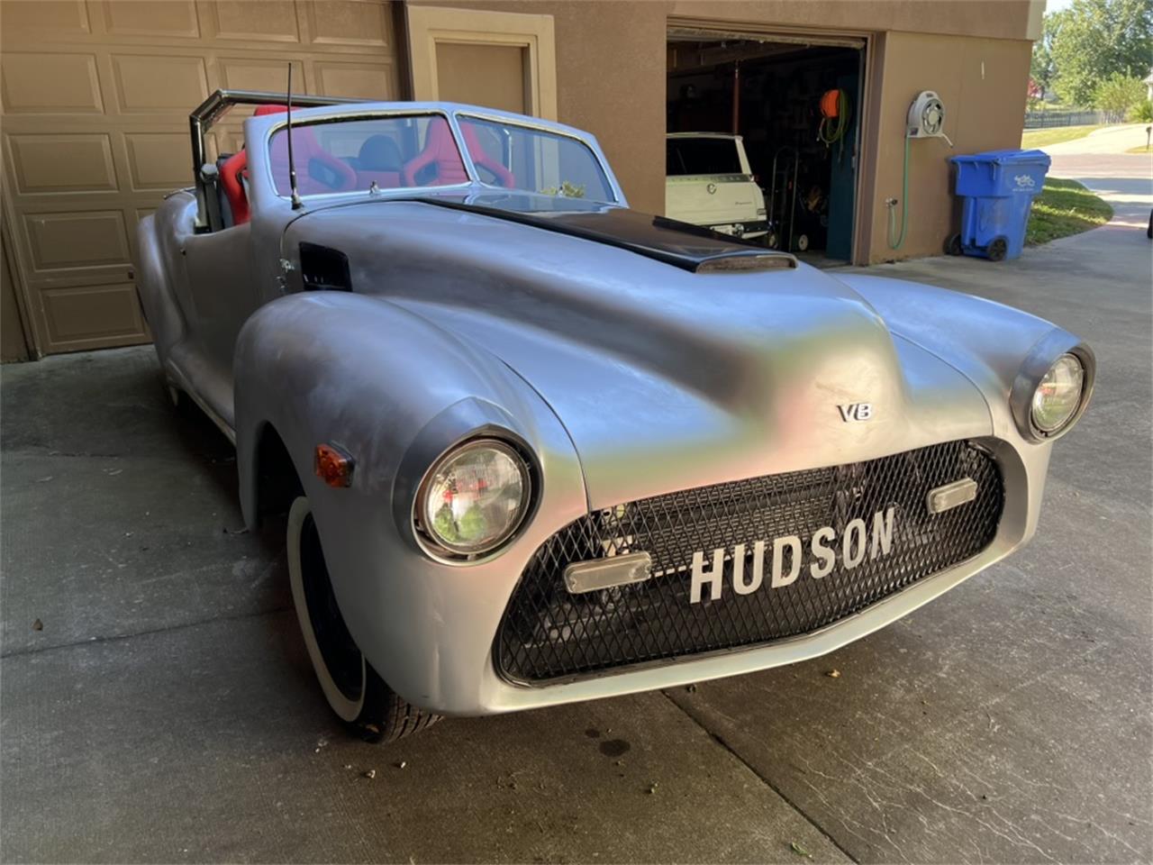 Hudson-Custom-1946-Silver-Red-2