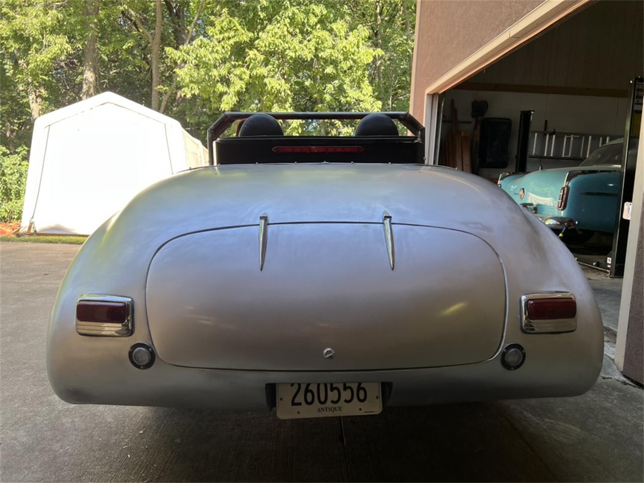 Hudson-Custom-1946-Silver-Red-3