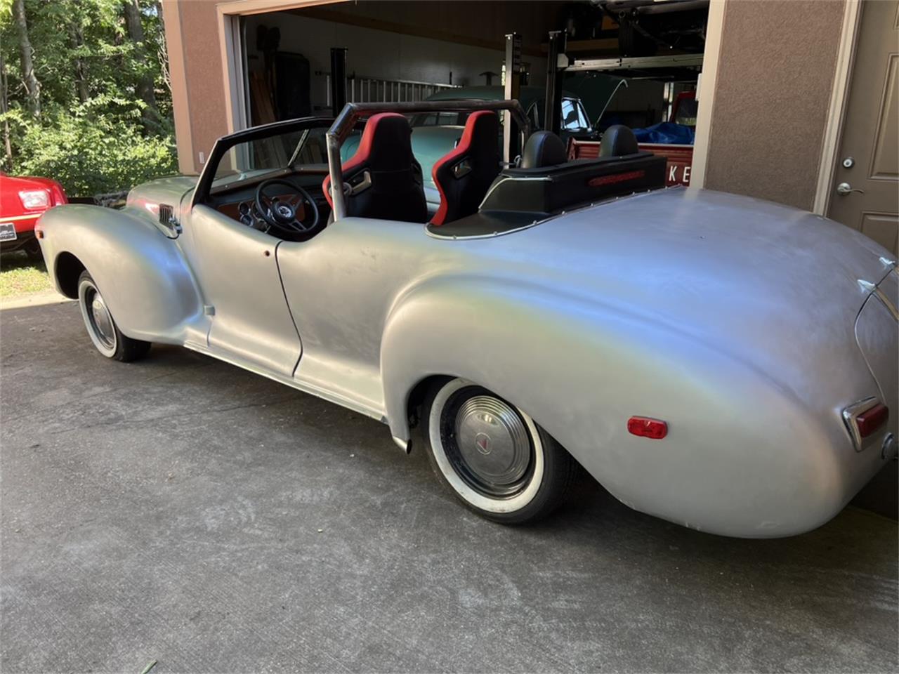 Hudson-Custom-1946-Silver-Red-4