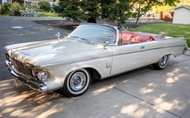 Imperial-Crown-1963-Alabaster-Red-Vinyl-And-Leather-Upholstery