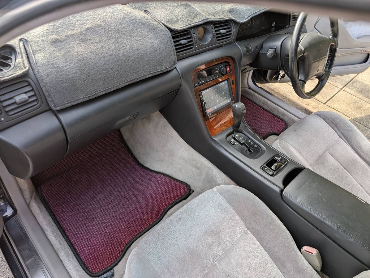 Infiniti-j30-1995-1