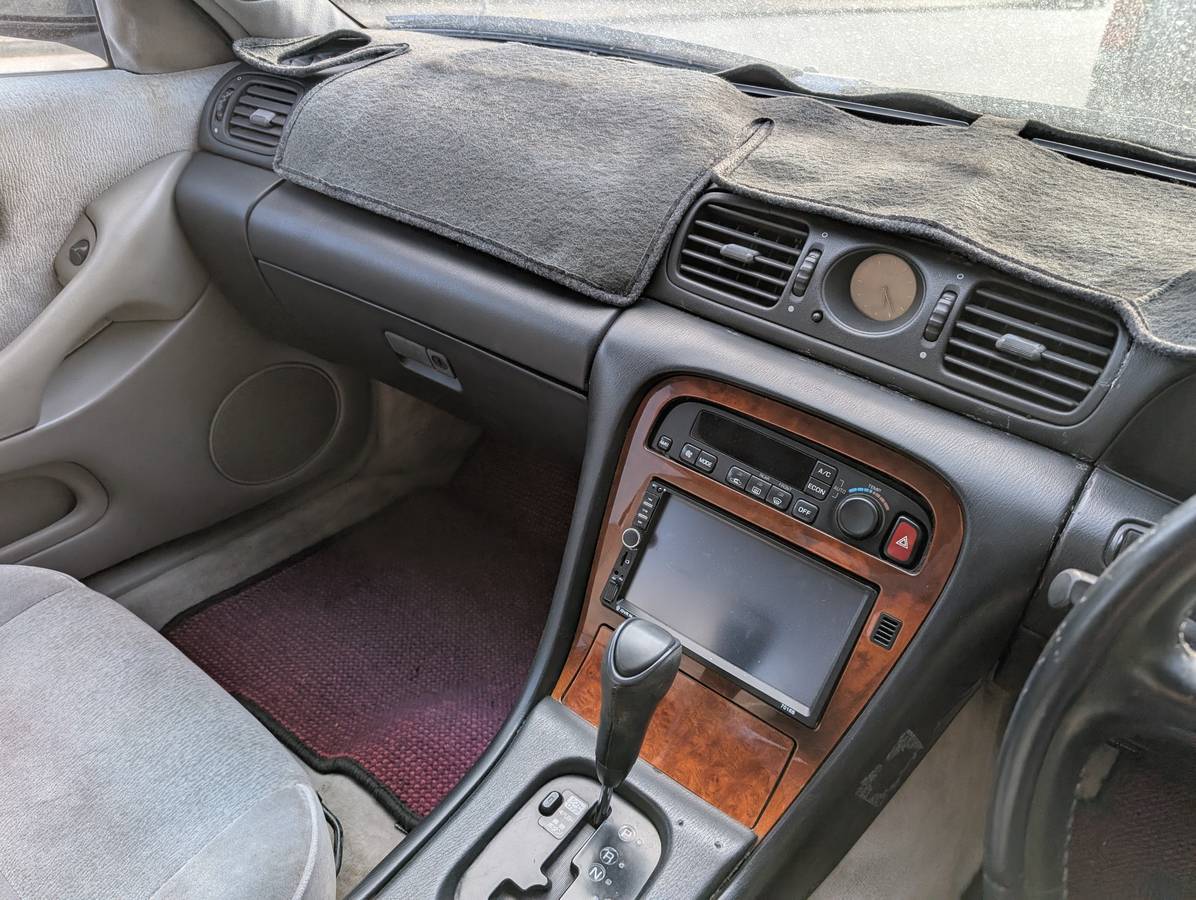 Infiniti-j30-1995-11