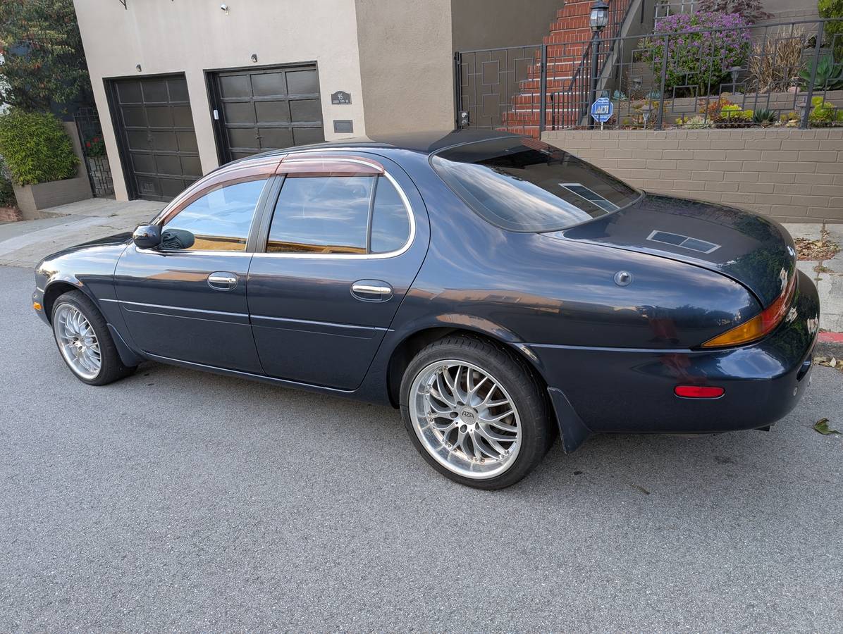 Infiniti-j30-1995