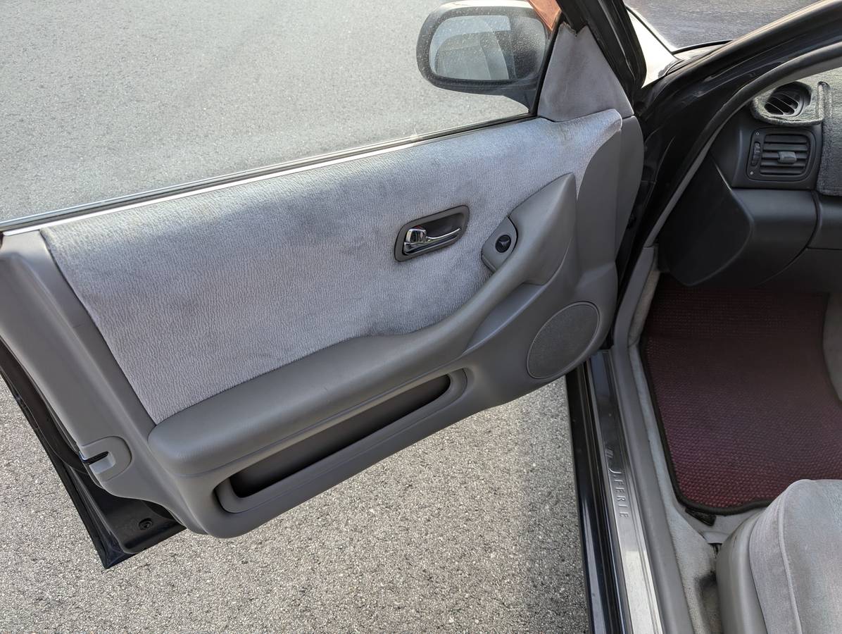 Infiniti-j30-1995-16