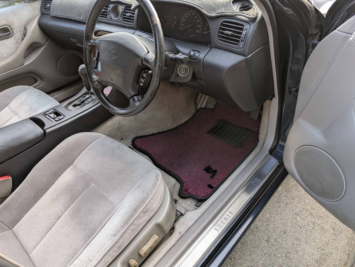 Infiniti-j30-1995-21
