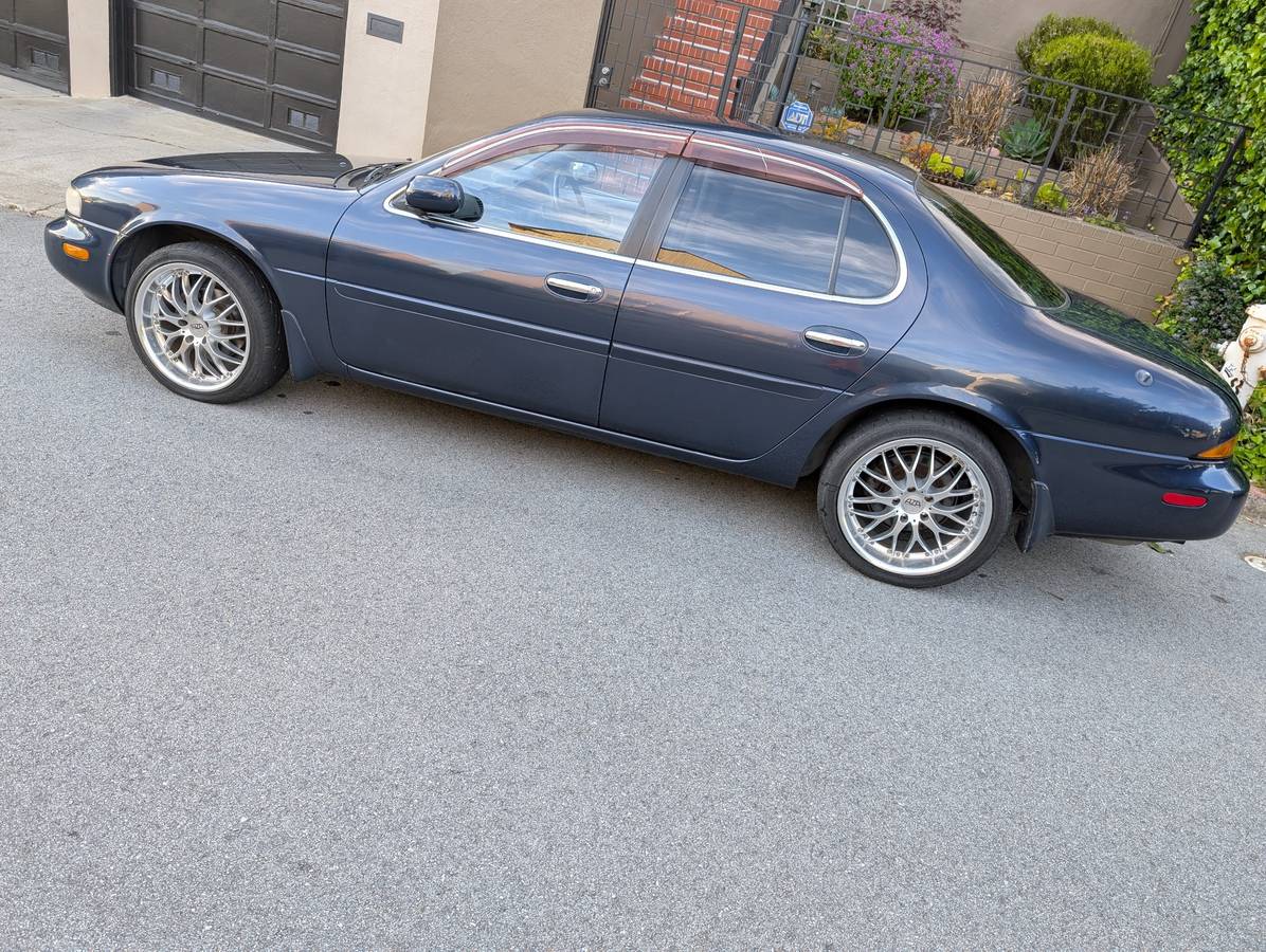 Infiniti-j30-1995-6