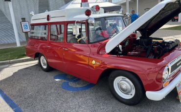 International-1000b-1967-IH-Red-and-White-Beige-3