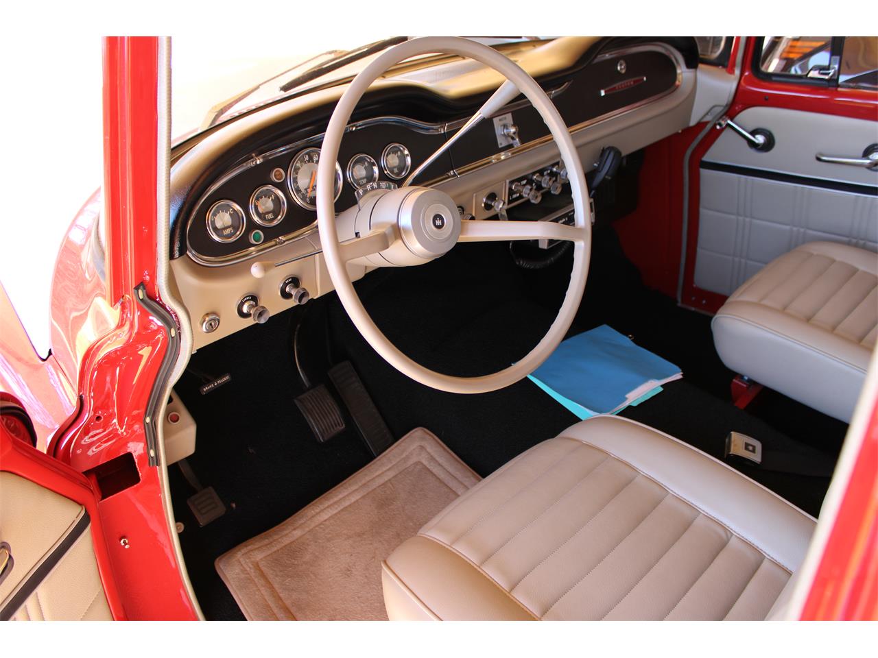 International-1000b-1967-IH-Red-and-White-Beige-9