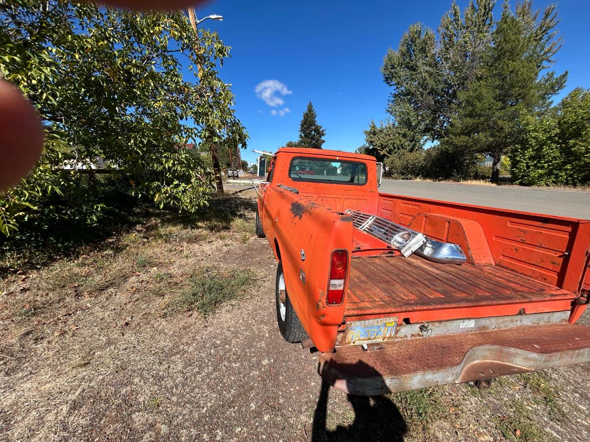 International-1210d-1972-red-10