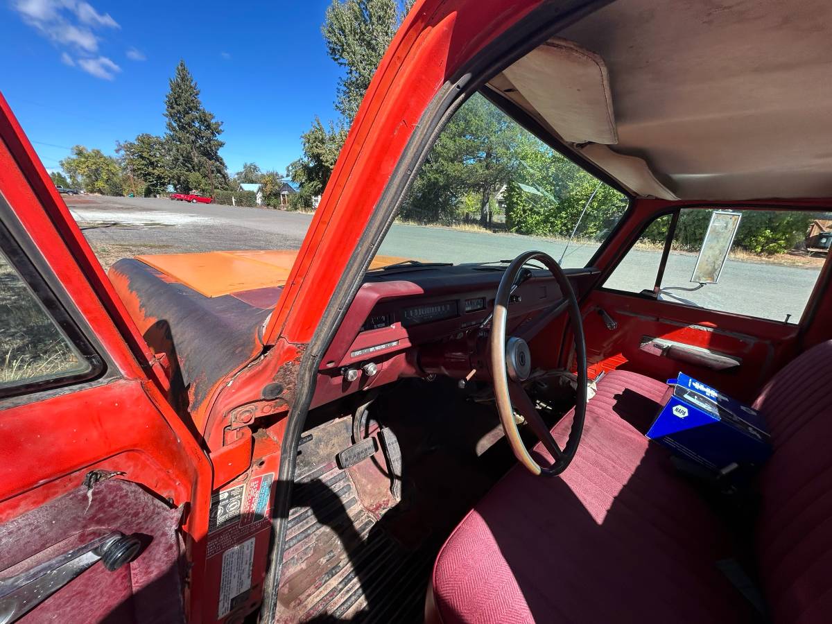 International-1210d-1972-red-13