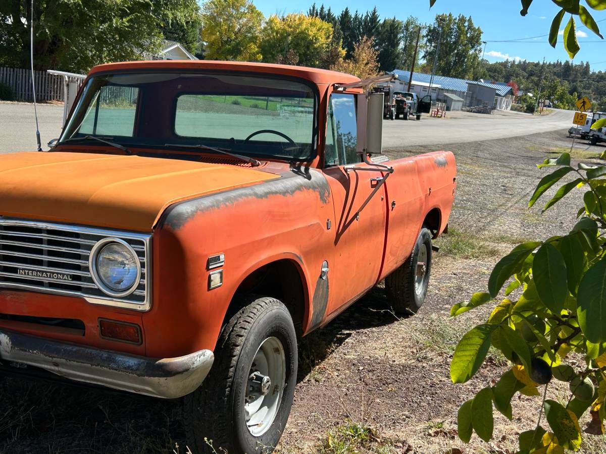 International-1210d-1972-red-3