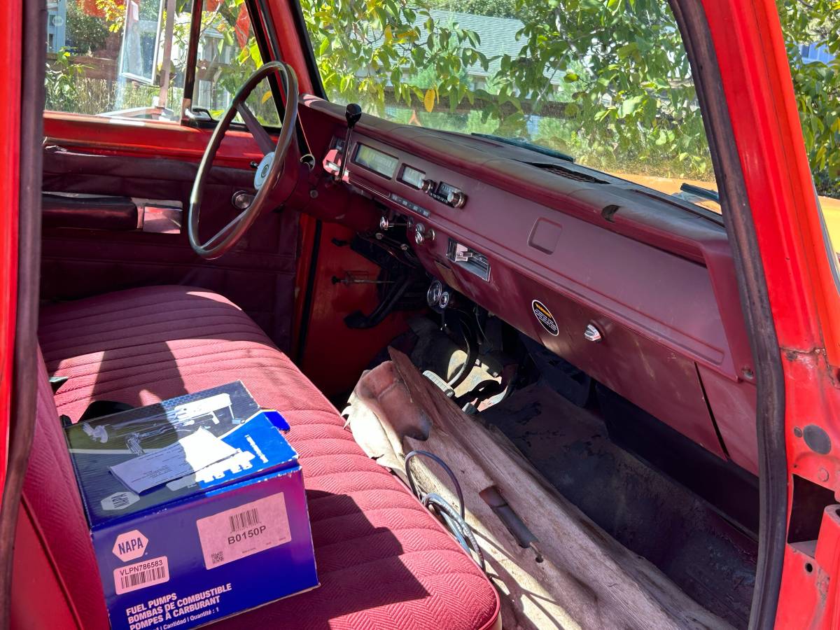 International-1210d-1972-red-6