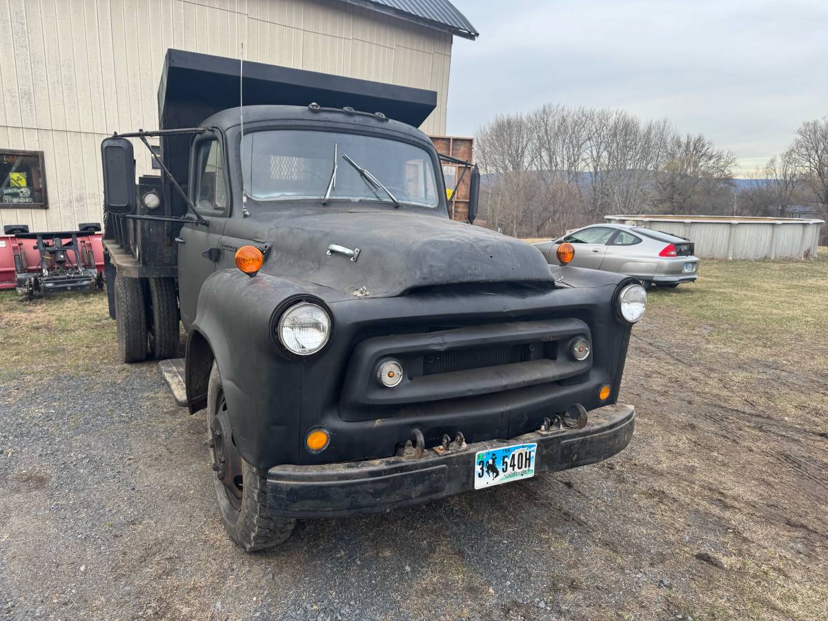 International-1957-black-3