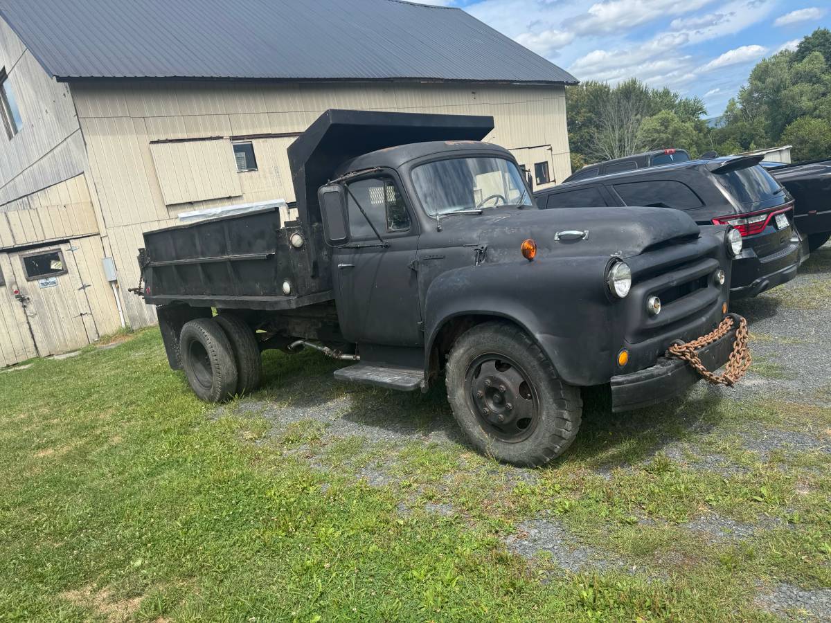International-1957-black-4