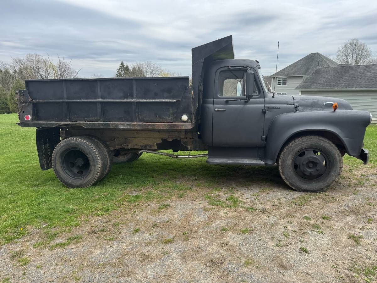 International-1957-black-6