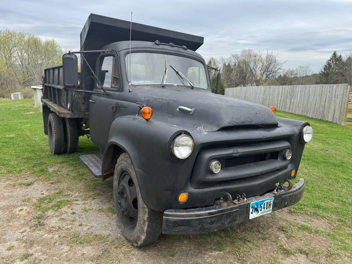 International-1957-black-7