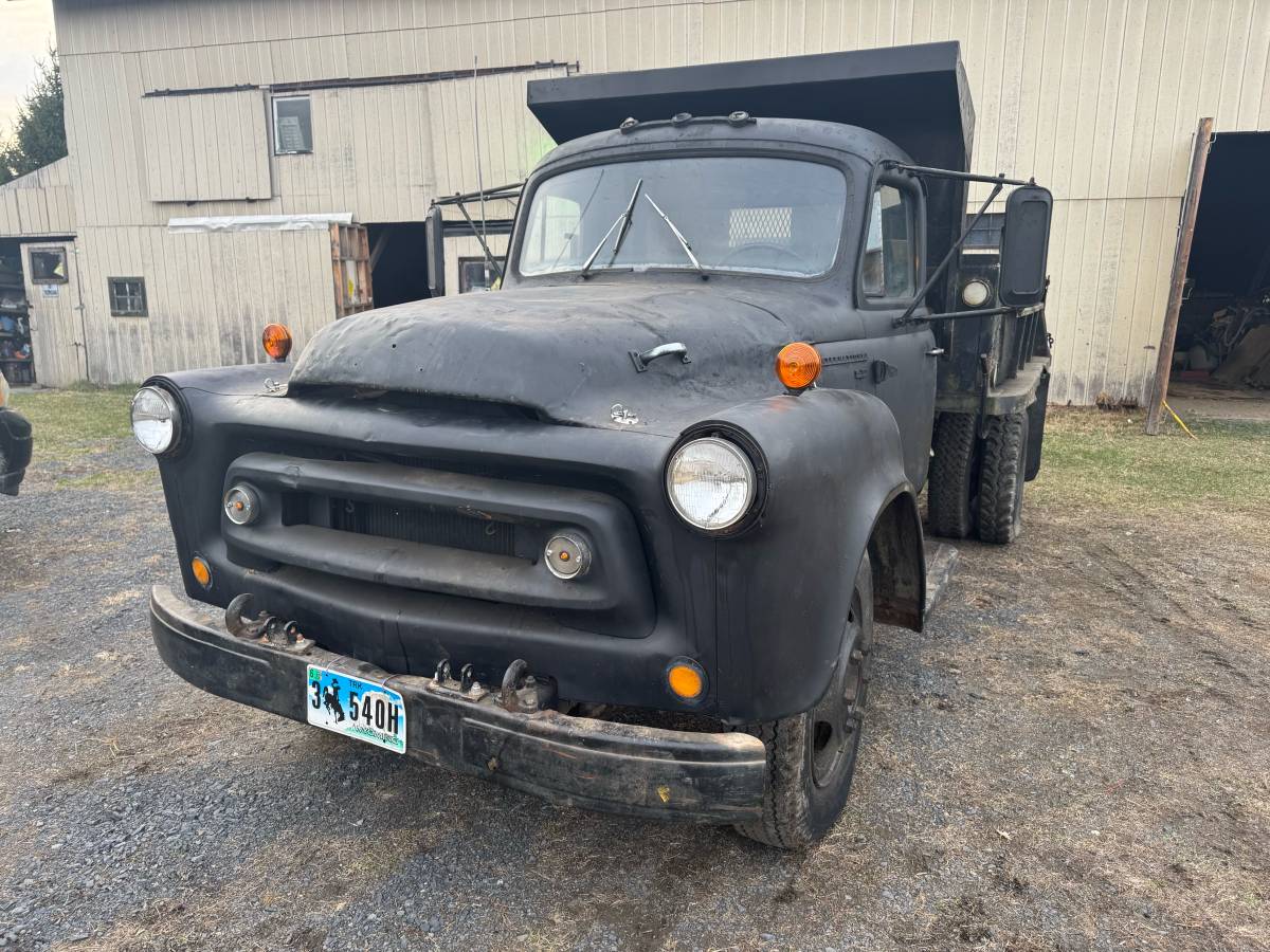 International-1957-black-9