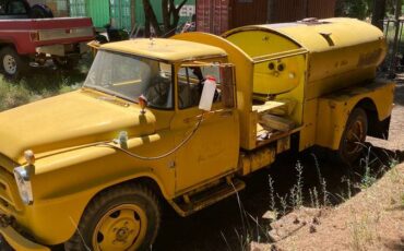 International-1957-yellow